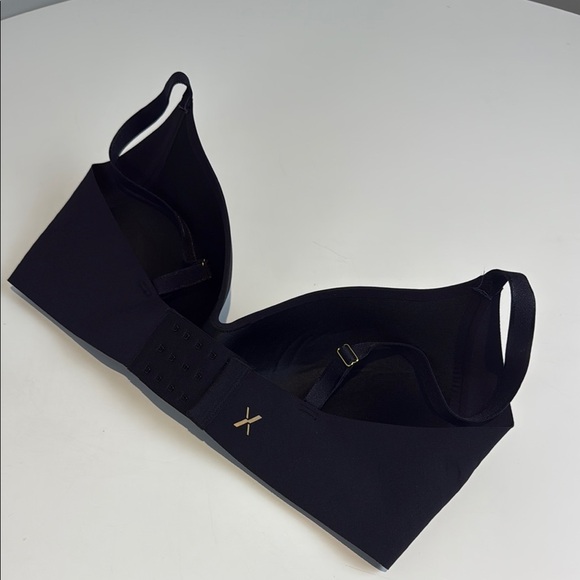 Knix Black Wireless Bralette with Adjustable Straps Size Knix 5 - Picture 2 of 5